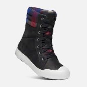 Keen waterproof black and plaid boots, unworn